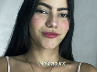Miiaaxx