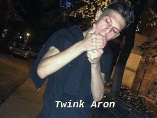 Twink_Aron